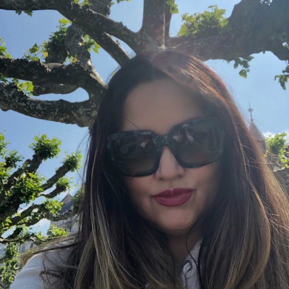 Meet your Posher, Haydee - Picture 1 of 1